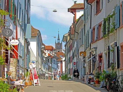 In diesem ausführlichen Artikel erfahren Sie alles wissenswerte über Immobilienpreise in Oderland vs. Riehen Schweiz
